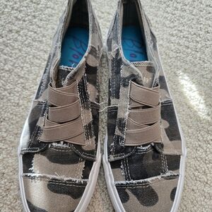 Women's Blowfish Camouflage Canvas Slip-Ons Sneakers, Size 7.5, NWOT